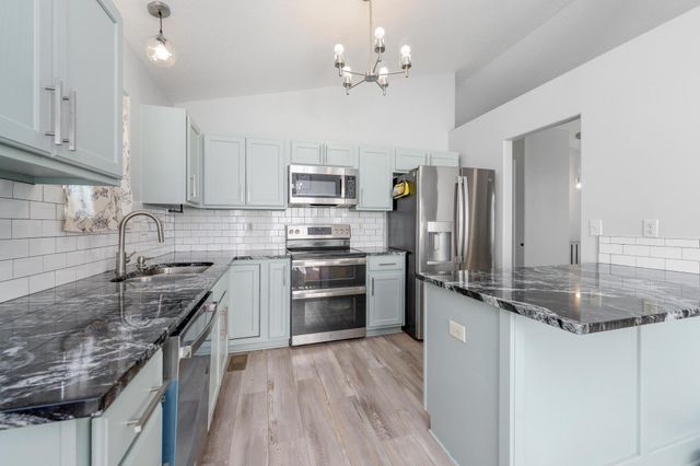 3227 S Blue Lake Ct, Wichita, KS 67215
