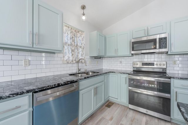 3227 S Blue Lake Ct, Wichita, KS 67215