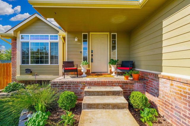 3227 S Blue Lake Ct, Wichita, KS 67215
