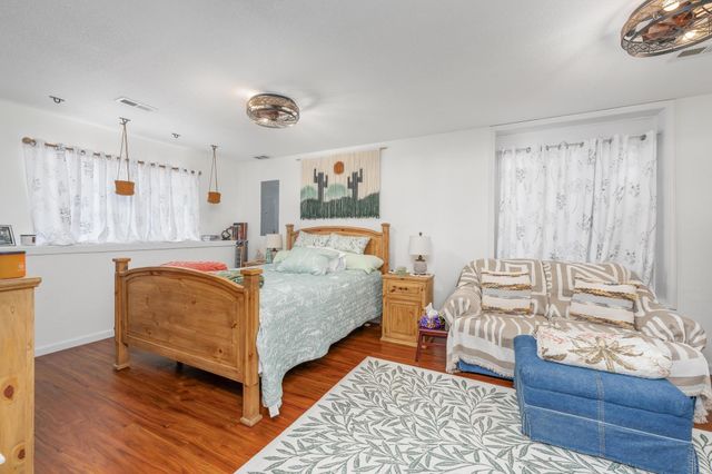 3227 S Blue Lake Ct, Wichita, KS 67215