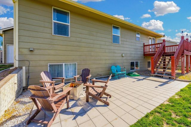 3227 S Blue Lake Ct, Wichita, KS 67215