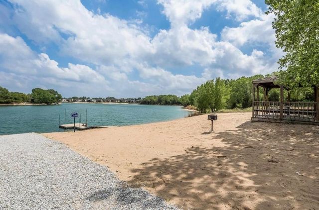 3227 S Blue Lake Ct, Wichita, KS 67215