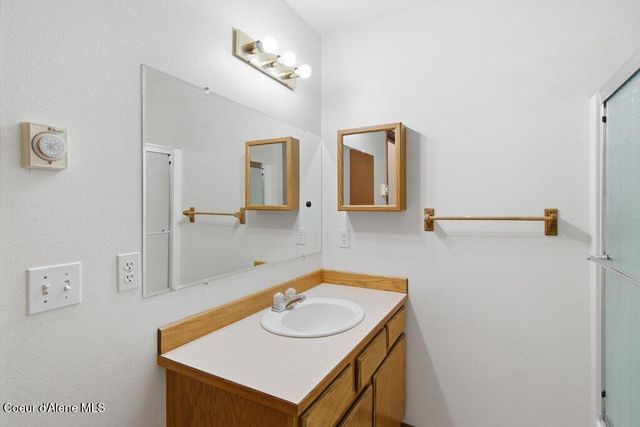 3740 W Highwater DR, Post Falls, ID 83854