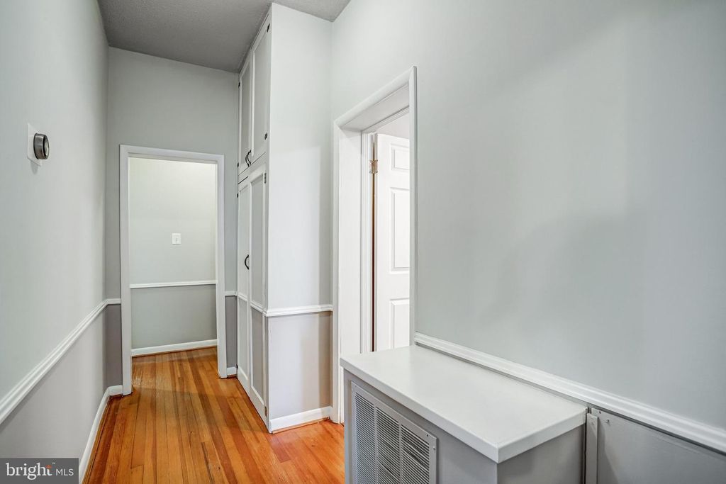 Image 17 of property listing at 209 CEDAR AVE, Gaithersburg, MD 20877