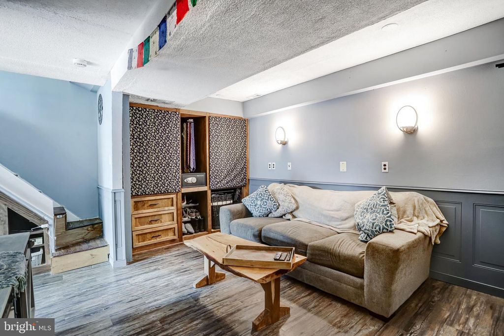 Image 23 of property listing at 209 CEDAR AVE, Gaithersburg, MD 20877