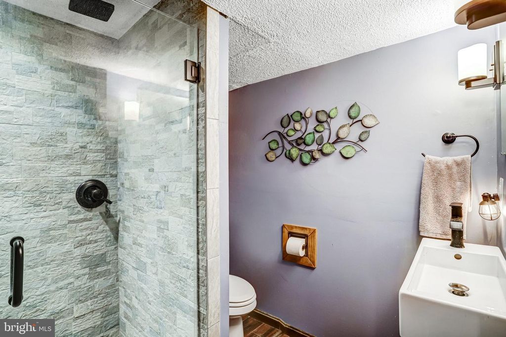Image 24 of property listing at 209 CEDAR AVE, Gaithersburg, MD 20877
