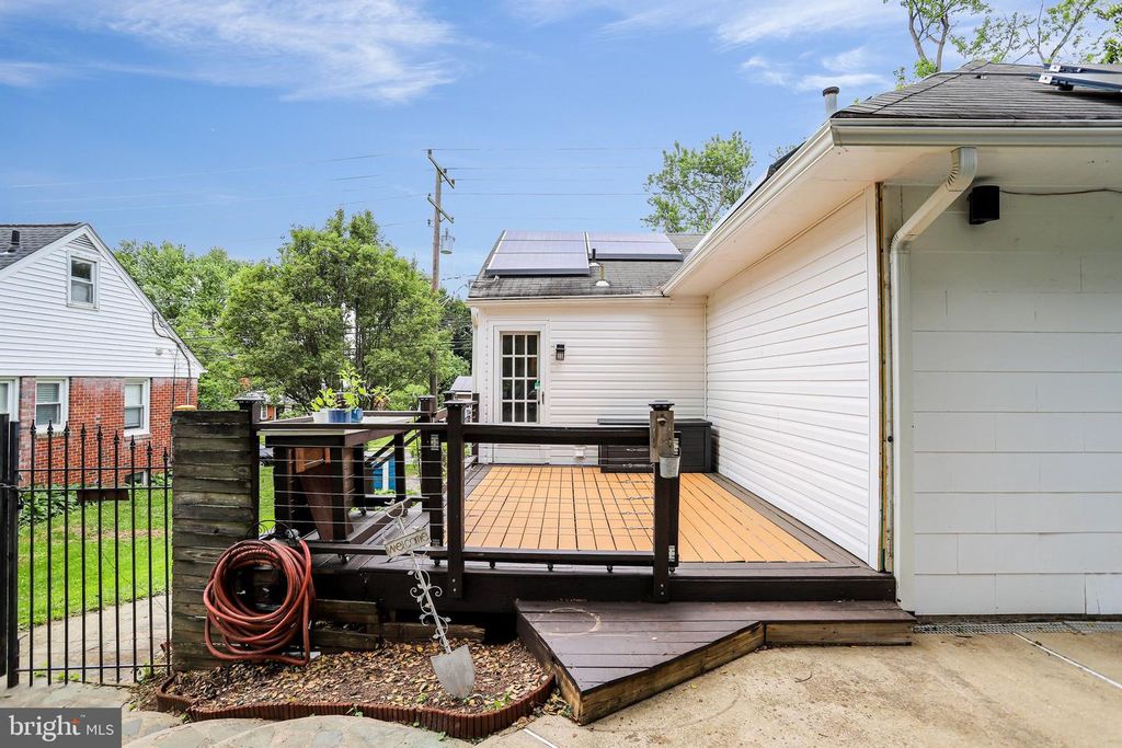 Image 28 of property listing at 209 CEDAR AVE, Gaithersburg, MD 20877