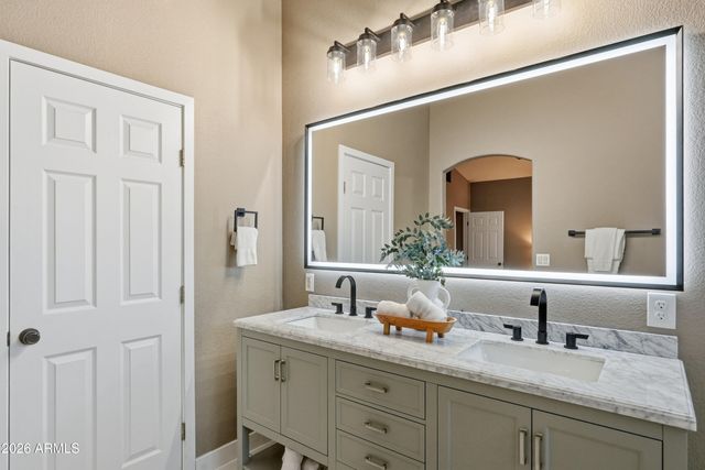 5001 N TUTHILL Road, Litchfield Park, AZ 85340