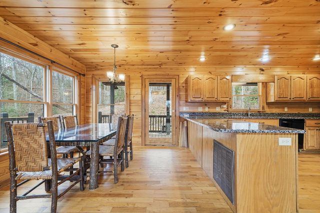 648 Stuart Mountain Road, Mineral Bluff, GA 30559