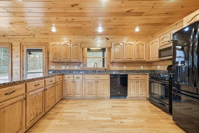 648 Stuart Mountain Road, Mineral Bluff, GA 30559