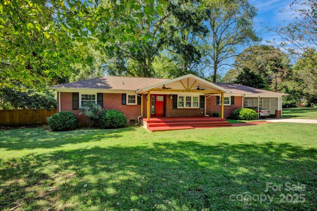 134 Birchwood Drive, Charlotte, NC 28214