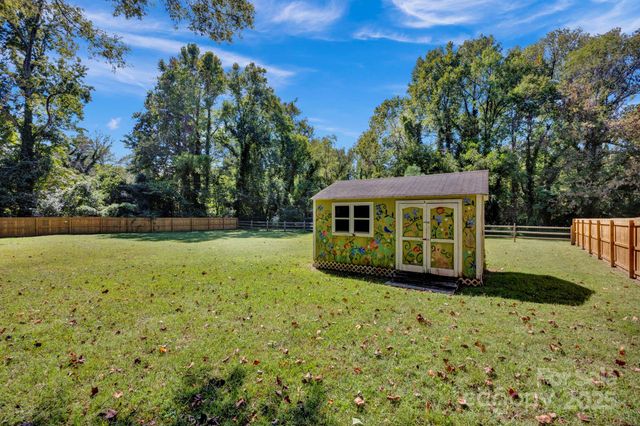 134 Birchwood Drive, Charlotte, NC 28214