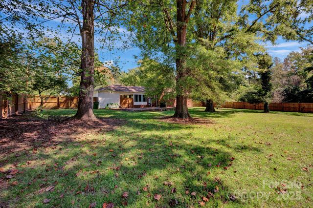 134 Birchwood Drive, Charlotte, NC 28214