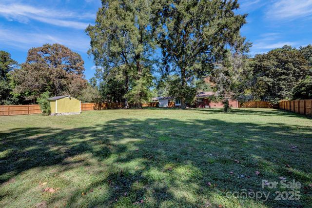 134 Birchwood Drive, Charlotte, NC 28214