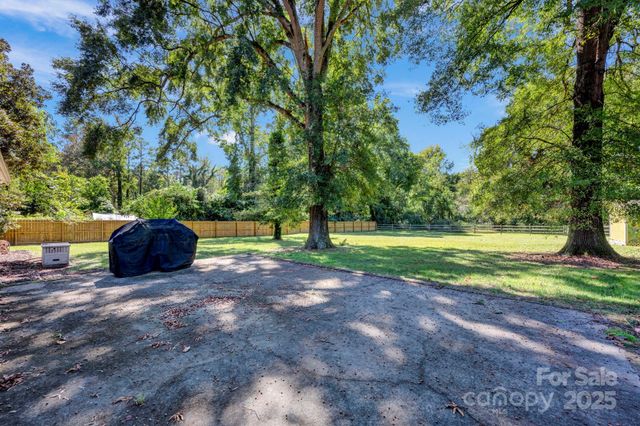 134 Birchwood Drive, Charlotte, NC 28214