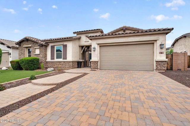 992 E PARKVIEW Drive, Gilbert, AZ 85295