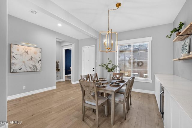 992 E PARKVIEW Drive, Gilbert, AZ 85295