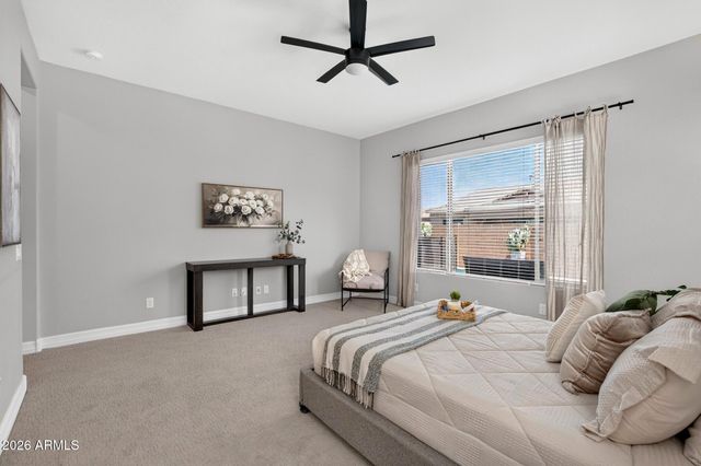 992 E PARKVIEW Drive, Gilbert, AZ 85295