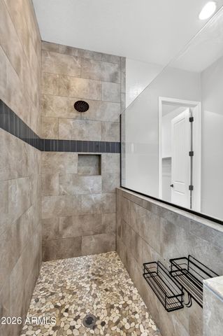 992 E PARKVIEW Drive, Gilbert, AZ 85295