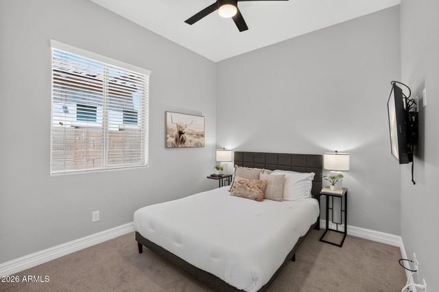 992 E PARKVIEW Drive, Gilbert, AZ 85295