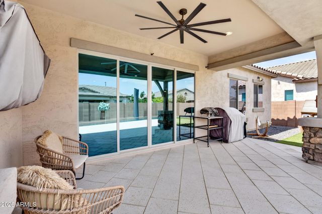 992 E PARKVIEW Drive, Gilbert, AZ 85295