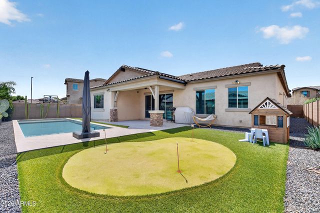 992 E PARKVIEW Drive, Gilbert, AZ 85295