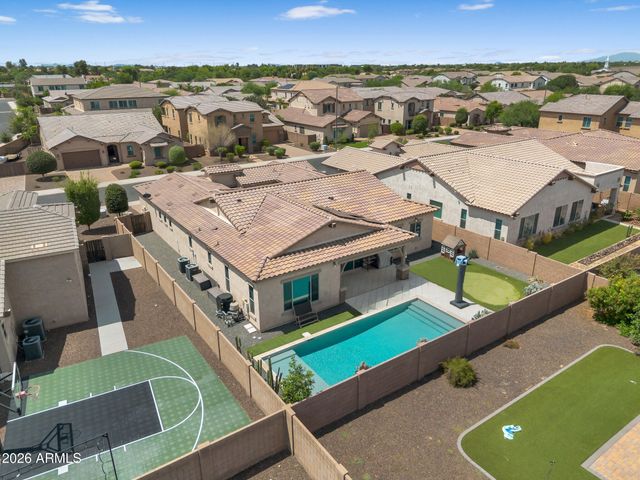 992 E PARKVIEW Drive, Gilbert, AZ 85295