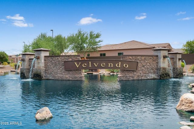 992 E PARKVIEW Drive, Gilbert, AZ 85295