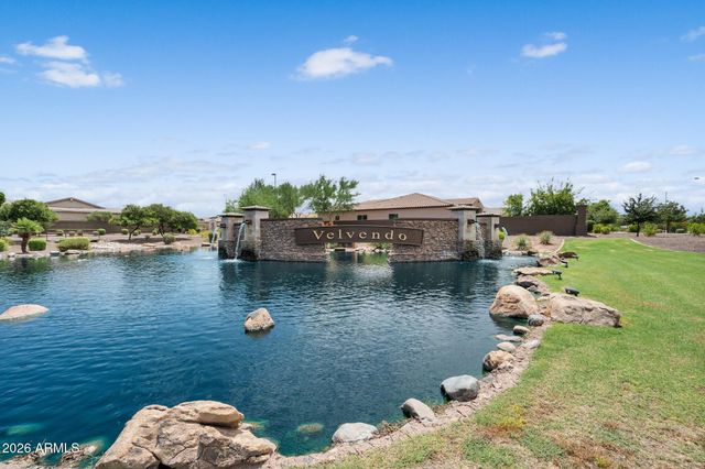 992 E PARKVIEW Drive, Gilbert, AZ 85295