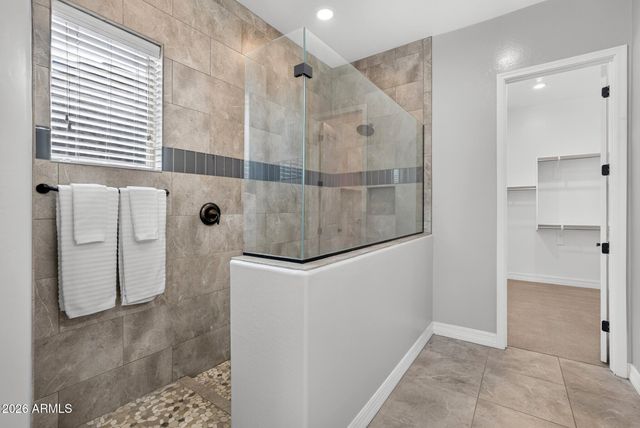 992 E PARKVIEW Drive, Gilbert, AZ 85295