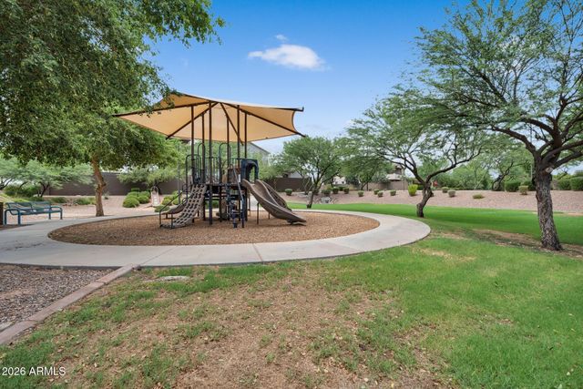 992 E PARKVIEW Drive, Gilbert, AZ 85295