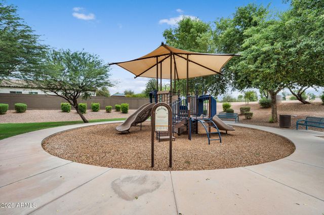 992 E PARKVIEW Drive, Gilbert, AZ 85295