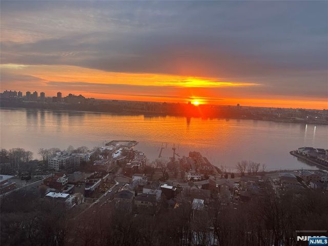 1 Horizon Road 1025, Fort Lee, NJ 07024