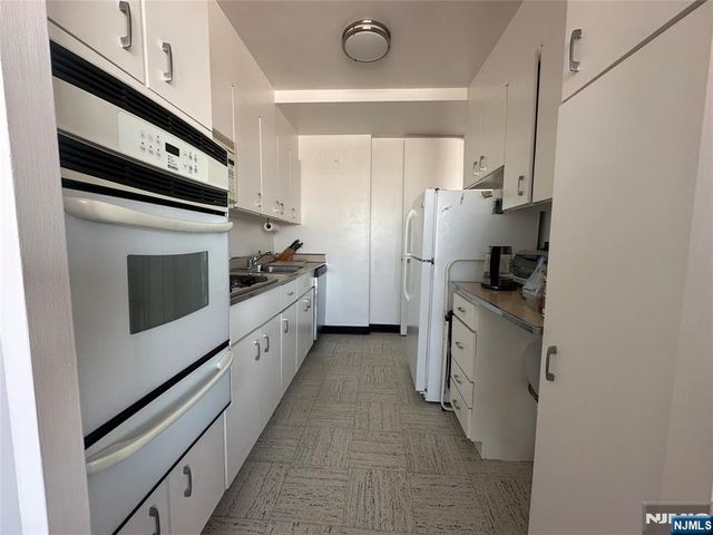 1 Horizon Road 1025, Fort Lee, NJ 07024