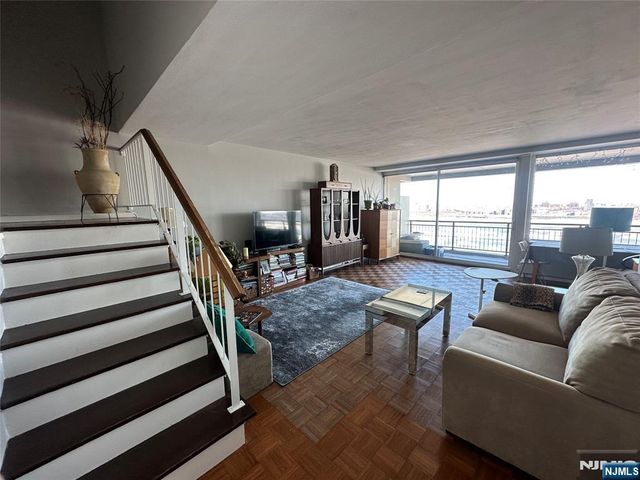 1 Horizon Road 1025, Fort Lee, NJ 07024