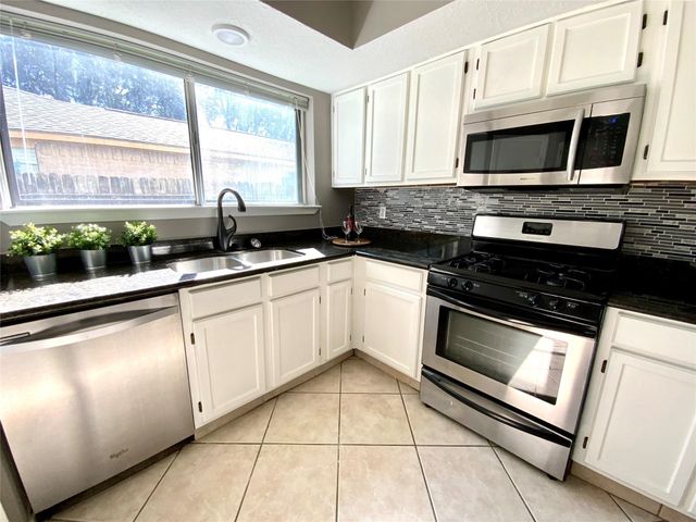 1139 W Brompton Drive, Pearland, TX 77584