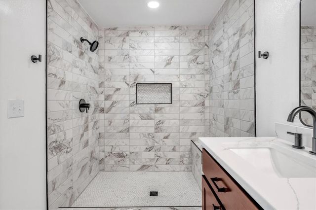 636 E Lea Terrace, Mustang, OK 73064