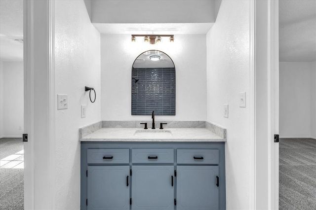 636 E Lea Terrace, Mustang, OK 73064