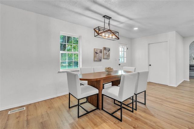 636 E Lea Terrace, Mustang, OK 73064