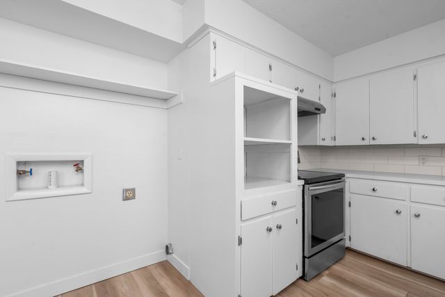 1305 S Prince Lane, Springfield, MO 65804