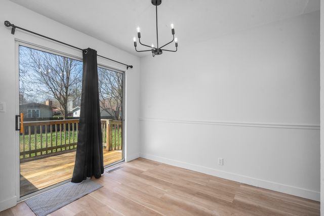 1305 S Prince Lane, Springfield, MO 65804