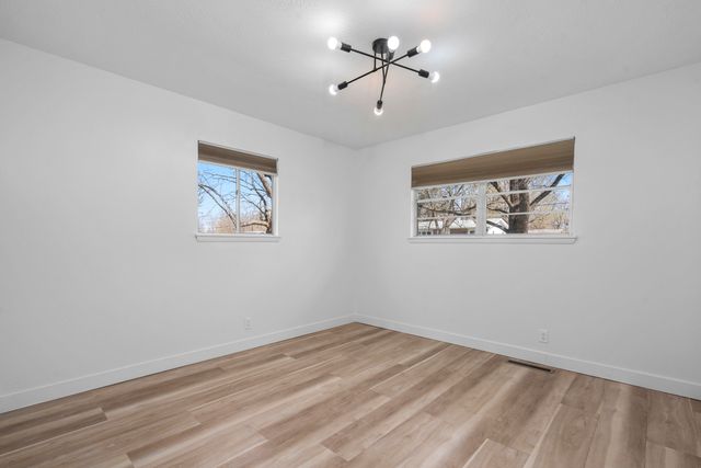 1305 S Prince Lane, Springfield, MO 65804