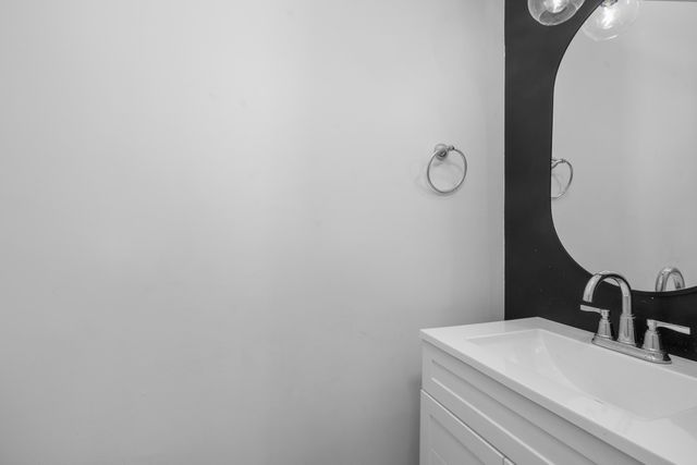 1305 S Prince Lane, Springfield, MO 65804