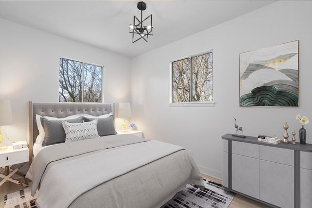 1305 S Prince Lane, Springfield, MO 65804