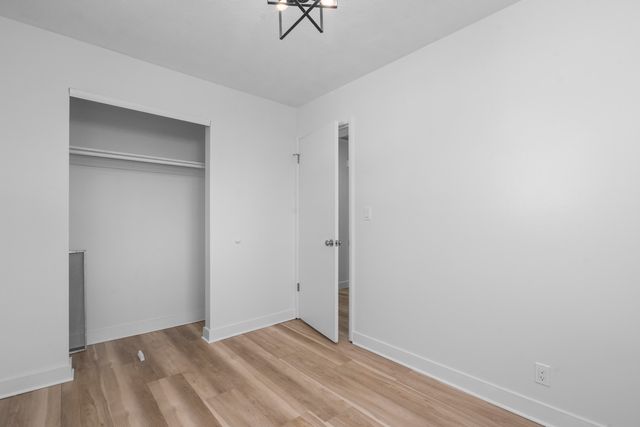 1305 S Prince Lane, Springfield, MO 65804