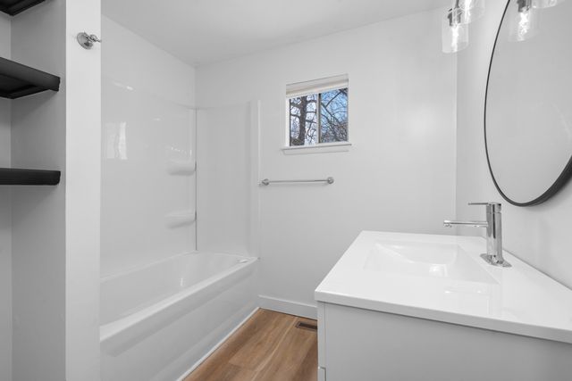 1305 S Prince Lane, Springfield, MO 65804