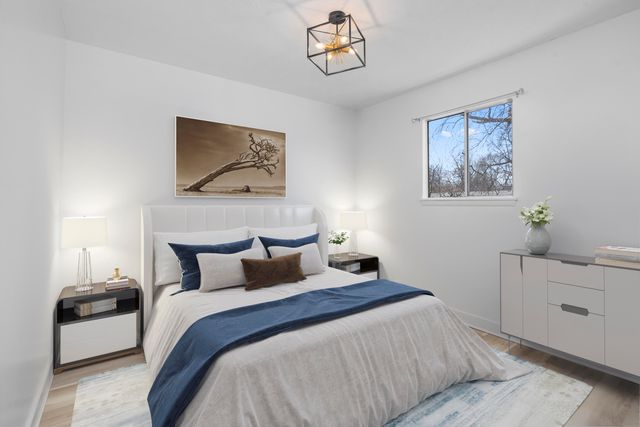 1305 S Prince Lane, Springfield, MO 65804