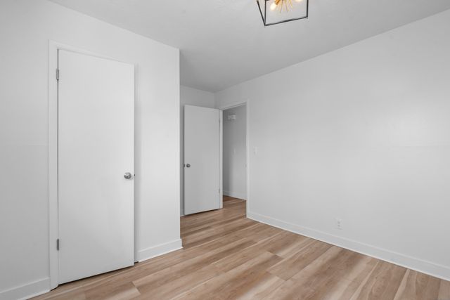 1305 S Prince Lane, Springfield, MO 65804