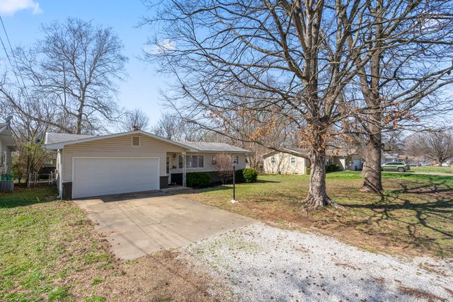 1305 S Prince Lane, Springfield, MO 65804