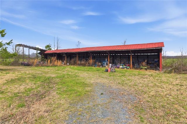 33247 Boothe RD, Ivor, VA 23866